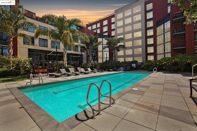 170 King St, San Francisco CA: https://media.crmls.org/mediaz/38dcc030-3112-4b05-b9f5-1d5621d42389.jpg