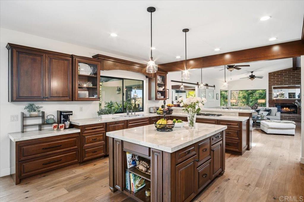 734 Avocado Ct - photo 2