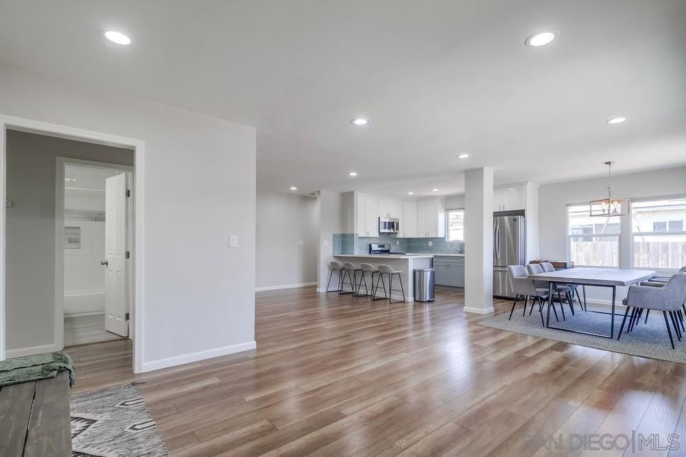 MLS #250037324SD image #22