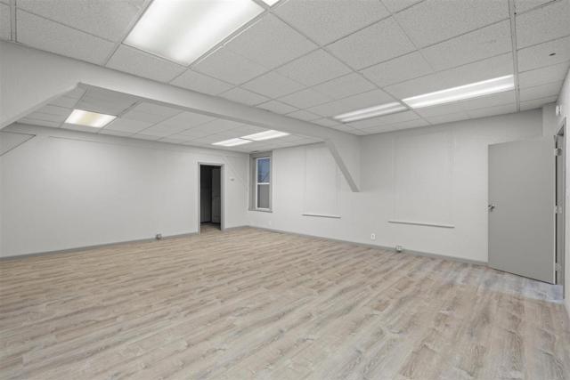 19 Joost Avenue, San Francisco CA: https://media.crmls.org/mediaz/38ded039-115e-4a5a-bd7b-391a86247d09.jpg