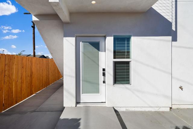 Image 22 of 26 For 322 Pardee St