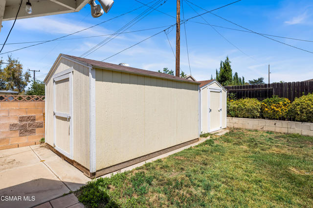 2707 Galindo Avenue, Simi Valley CA: https://media.crmls.org/mediaz/38df48db-3602-40d3-8d94-4b4c9babab6d.jpg