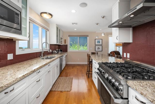 4336 Hill St, San Diego CA: https://media.crmls.org/mediaz/38df659c-bed2-4d93-9e95-e03b2d93bf16.jpg
