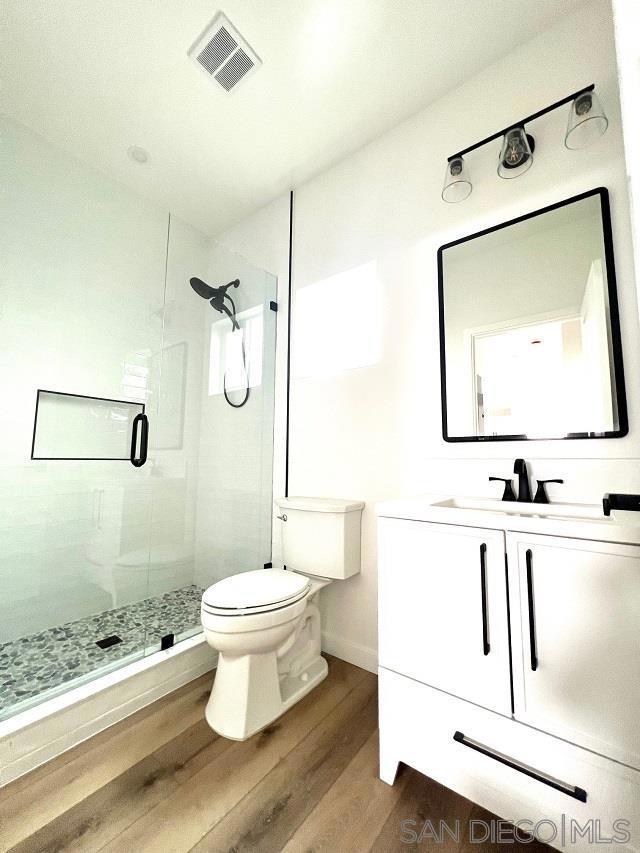 4922 Muir Ave, San Diego CA: https://media.crmls.org/mediaz/38e098b8-bff9-434e-8b05-ff92f8e631b2.jpg