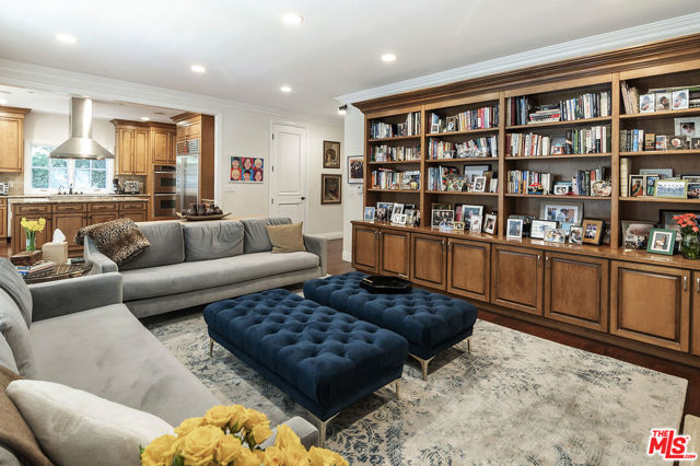 969 S Carmelina Avenue, Los Angeles CA: https://media.crmls.org/mediaz/38e13840-1bd5-4ca2-8ab4-8947eed50d19.jpg