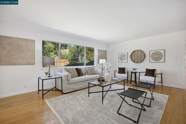 38 Oakdene Ct, Walnut Creek CA: https://media.crmls.org/mediaz/38e1b2ab-45c0-49a0-b9db-ce47f9ea44a6.jpg