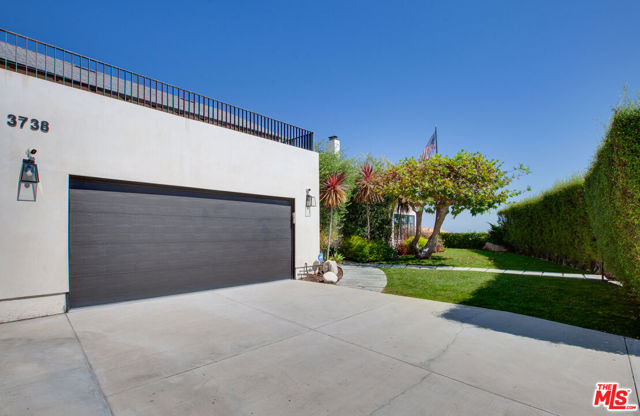 3738 Malibu Country Drive photo 3