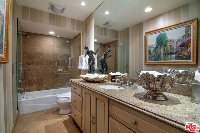 10430 Wilshire Boulevard, Los Angeles CA: https://media.crmls.org/mediaz/38e20b1d-7877-4fa0-ae1f-92980f0fd1fe.jpg