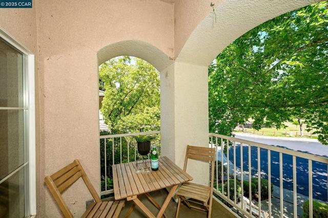 125 Coriander Ct, San Ramon CA: https://media.crmls.org/mediaz/38e3c242-5ed1-4525-892e-8da2c5a2f0f4.jpg