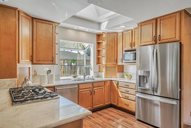 9694 Ashby way, San Ramon CA: https://media.crmls.org/mediaz/38e3e75b-f4b2-41f8-a69c-98741c28485e.jpg
