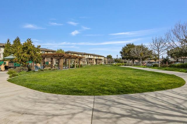 767 Modern Ice Drive, San Jose CA: https://media.crmls.org/mediaz/38e40b80-d4b6-4d75-b57f-f7099bfedc22.jpg