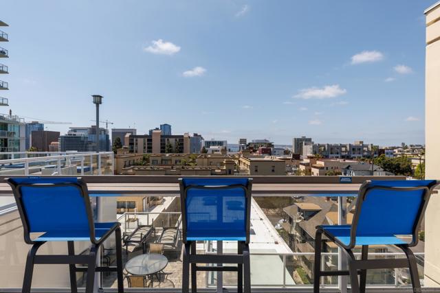 850 Beech St, San Diego CA: https://media.crmls.org/mediaz/38e41d6c-0716-4bb6-97bb-01833d676368.jpg