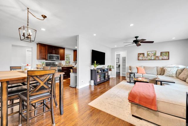 962 Wilson Avenue, El Cajon CA: https://media.crmls.org/mediaz/38e42603-ce79-48fe-a0b6-dafb02f91391.jpg