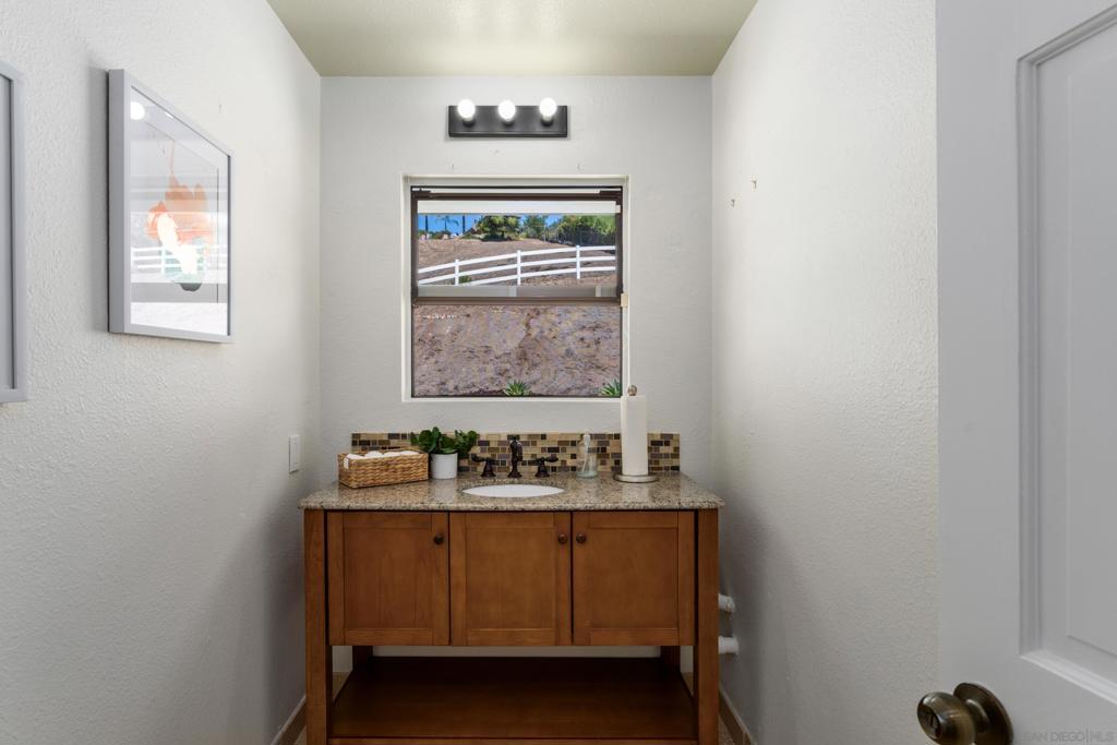 MLS #250034940SD img 23