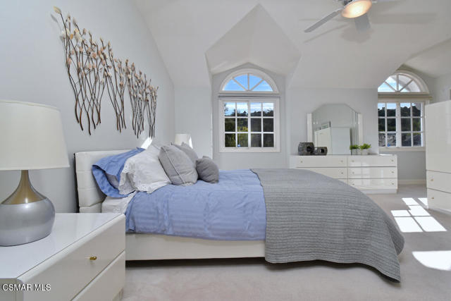 31775 Oak Ranch Court, Westlake Village CA: https://media.crmls.org/mediaz/38e61d1a-5a1f-4e24-a820-41851e750c3c.jpg