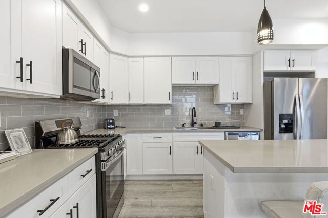 13822 Oxnard Street, Van Nuys CA: https://media.crmls.org/mediaz/38e649c6-e321-445f-877c-f4aea8cae031.jpg