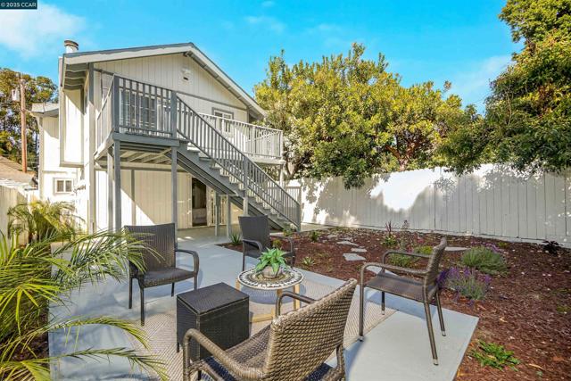767 47Th St, Oakland CA: https://media.crmls.org/mediaz/38e66096-3c52-45c4-bad7-5535dffa96d6.jpg