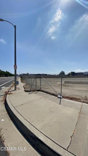 2300 Latigo Avenue, Oxnard CA: https://media.crmls.org/mediaz/38e67a39-3aea-455f-92fd-869605d0cda5.jpg
