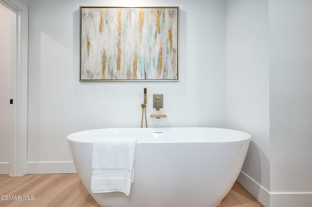 674 Lautrec Court, Thousand Oaks CA: https://media.crmls.org/mediaz/38e6a426-bc04-4598-82e0-3136767cbb41.jpg