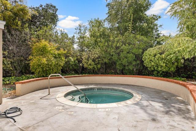 5239 Leesa Ann Court, San Jose CA: https://media.crmls.org/mediaz/38e6c03d-6390-4abe-9564-00767ac45d4d.jpg