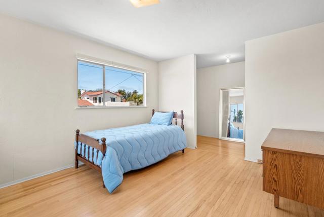 102 32nd Avenue, Santa Cruz CA: https://media.crmls.org/mediaz/38e73489-3680-4bc1-beff-3ae128183711.jpg