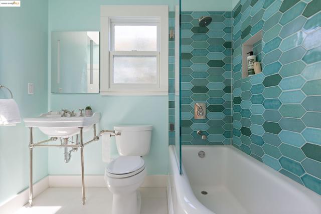 Image 11 of 40 For 5336 Locksley Ave