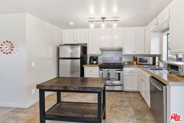 12784 Via Cortina, Del Mar CA: https://media.crmls.org/mediaz/38e8f3b2-c8f2-4ee8-aec7-4a22cf666ed0.jpg