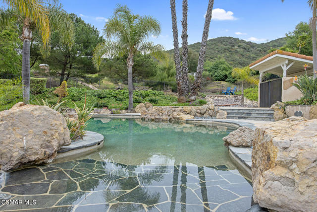 790 Spring Canyon Place, Thousand Oaks CA: https://media.crmls.org/mediaz/38e8f710-d937-40e1-a3f1-10e36c9fcc69.jpg