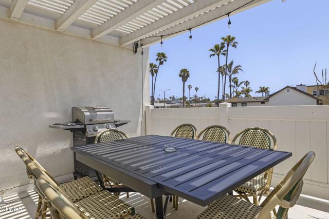 2036 Pierpont Boulevard, Ventura CA: https://media.crmls.org/mediaz/38ea45e9-7cea-489d-9e54-561473bad013.jpg