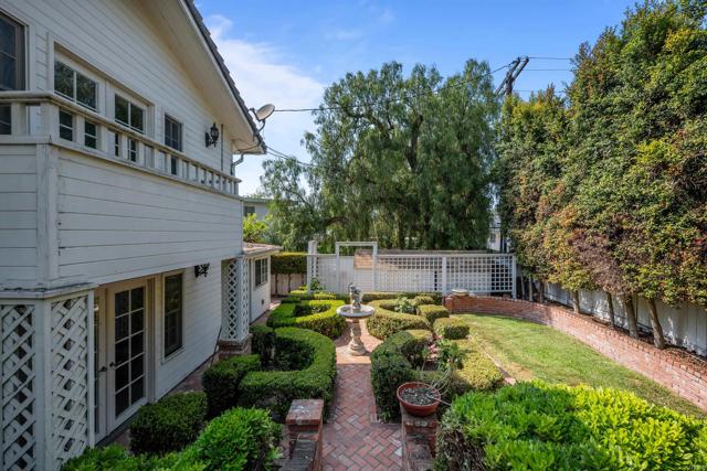 855 Country Club Drive, Chula Vista CA: https://media.crmls.org/mediaz/38ea570e-1611-4d22-a821-b964c2293e28.jpg