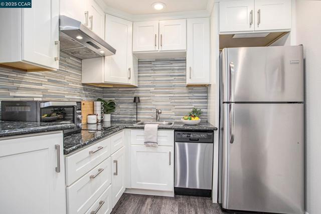 4001 Browning Dr, Concord CA: https://media.crmls.org/mediaz/38eb419b-1a3f-46e6-8a82-a5230a297319.jpg