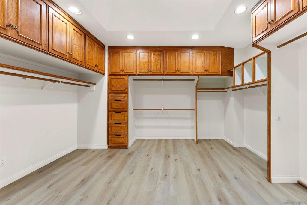 MLS #250043093SD image #21