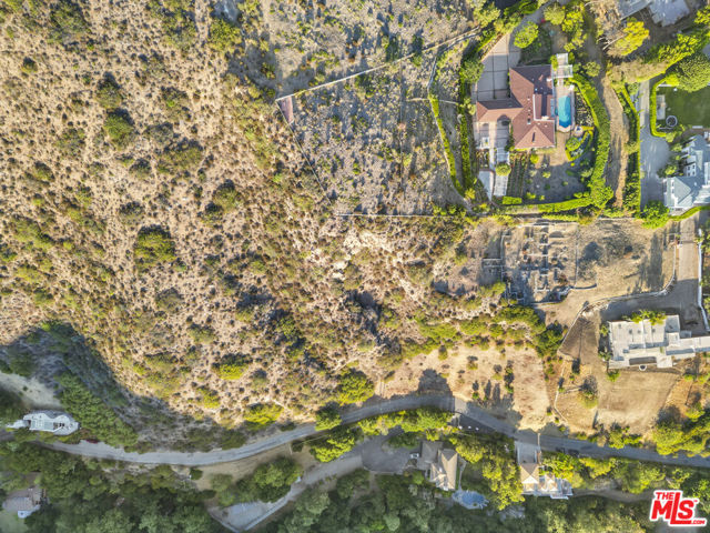 27061 Sea Vista Drive, Malibu CA: https://media.crmls.org/mediaz/38ec3ccb-ecba-4023-ae65-a85f72eccd7d.jpg