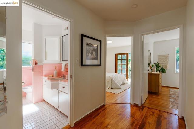 4191 Fruitvale, Oakland CA: https://media.crmls.org/mediaz/38ec5e70-ed91-43a2-9b59-48a43a1866e6.jpg