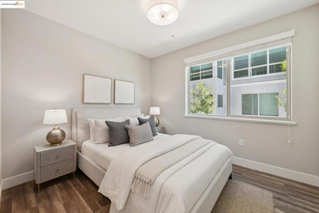 6757 Skyview Dr, Oakland CA: https://media.crmls.org/mediaz/38ec6106-57ed-4b4e-8106-4ba31b2c5b35.jpg
