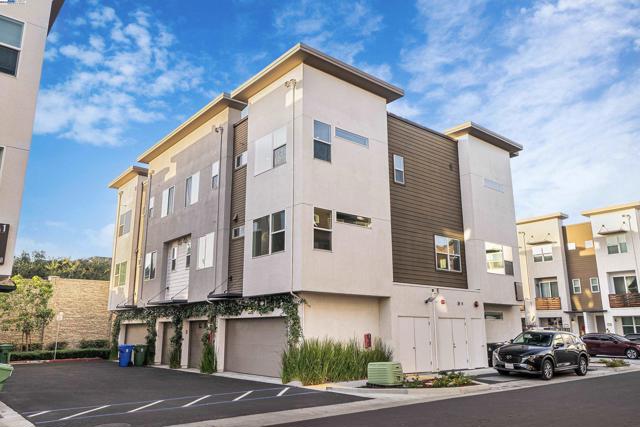 37336 Duckling Ter, Fremont CA: https://media.crmls.org/mediaz/38eca199-6275-4af3-9fdd-faa865335df9.jpg