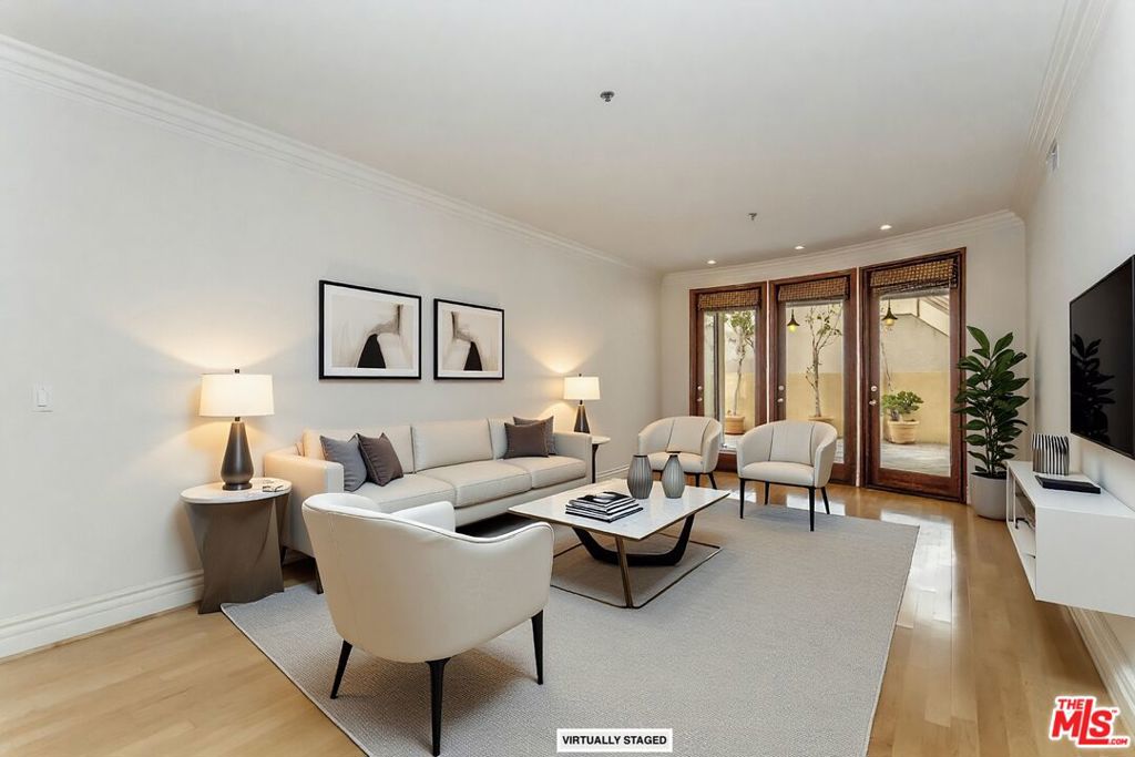 https://media.crmls.org/mediaz/38ed6e4c-98d5-491b-8d68-2f606b2ac803.jpg?preset=X-Large