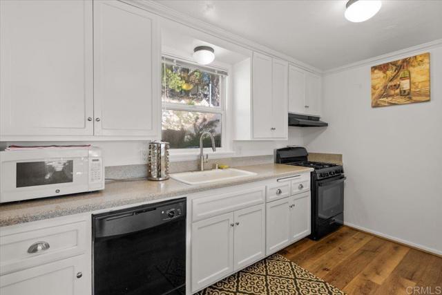 Detail Gallery Image 10 of 26 For 31111 All View Dr, Running Springs,  CA 92382 - 3 Beds | 1/1 Baths