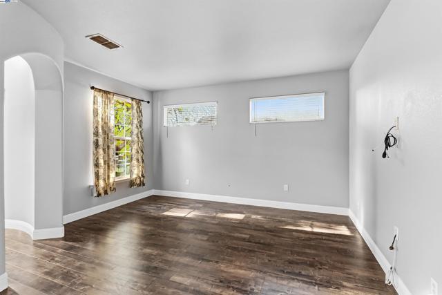 5512 Sagehen Ct, Loomis CA: https://media.crmls.org/mediaz/38edb01b-d693-4983-8685-5bf7bb17ad0a.jpg