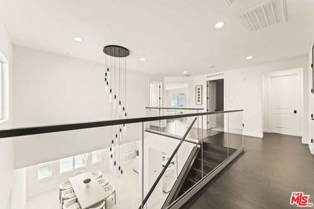 11767 Toyon Drive, Chatsworth CA: https://media.crmls.org/mediaz/38ee90a2-ad0f-488b-9a9d-e7a8b8c69869.jpg