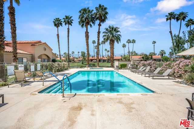 38306 Gazania Circle, Palm Desert CA: https://media.crmls.org/mediaz/38eeca48-30c3-4ea6-931f-9969d0eb3cdf.jpg