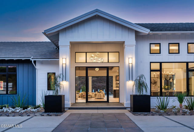 2111 High Knoll Circle, Thousand Oaks CA: https://media.crmls.org/mediaz/38eee428-d6ea-4300-9ca6-f3b44d4609c6.jpg