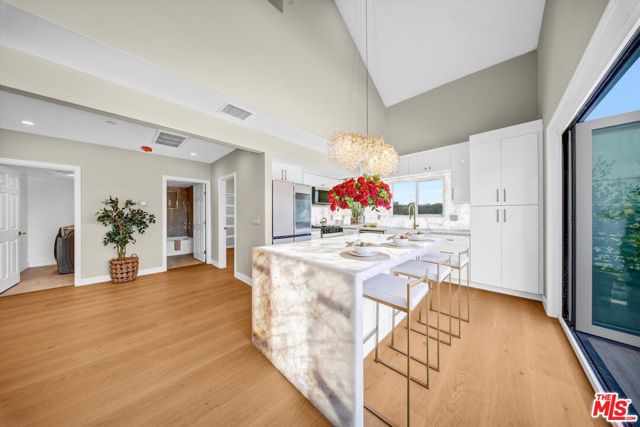 1902 Gates Avenue, Redondo Beach, California 90278, 3 Bedrooms Bedrooms, ,2 BathroomsBathrooms,Residential,Sold,Gates,25621447