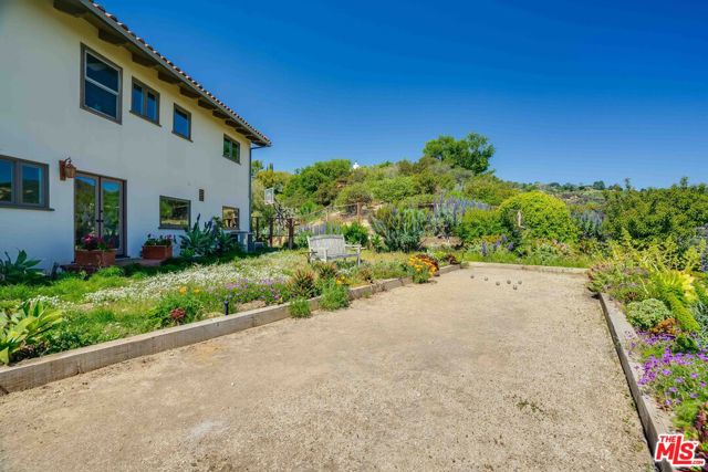 2303 Tuna Canyon Road, Topanga CA: https://media.crmls.org/mediaz/38ef5a0e-fcc7-4f4a-ab40-3608280b9913.jpg