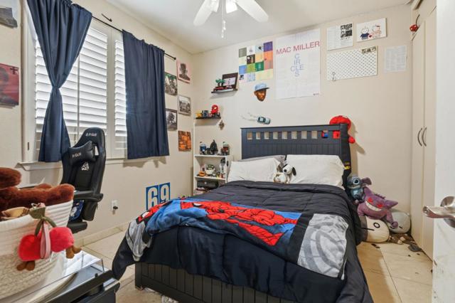 946 Martiri Court, Gilroy CA: https://media.crmls.org/mediaz/38f097ad-f20d-4da0-80d1-b46b473c5c6d.jpg