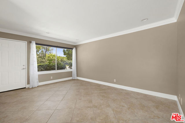 1685 East Avenida De Las Flores photo 11