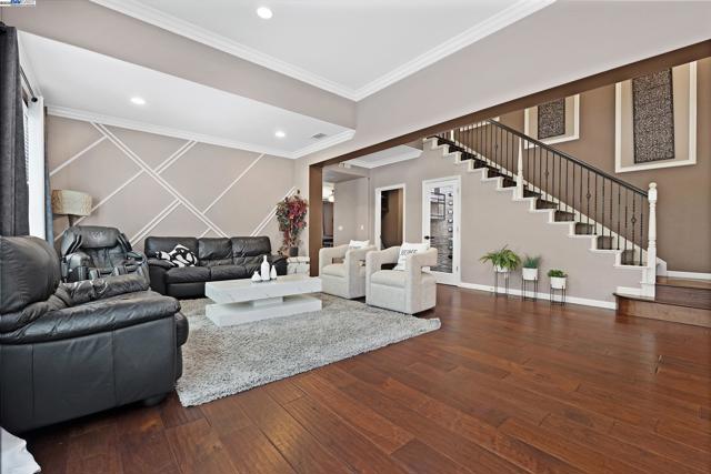 6232 Murdock Way, San Ramon CA: https://media.crmls.org/mediaz/38f16117-e5c7-4024-af77-6444b3eee419.jpg