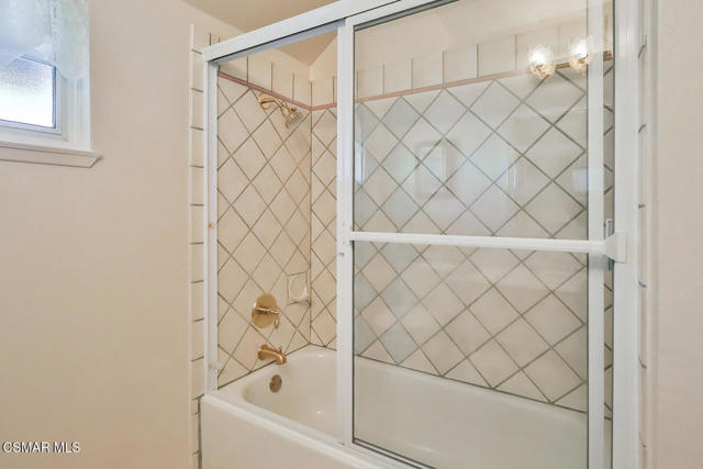 5260 Edgeware Drive, Calabasas CA: https://media.crmls.org/mediaz/38f17e8e-64be-4317-830f-70dcbce01d78.jpg