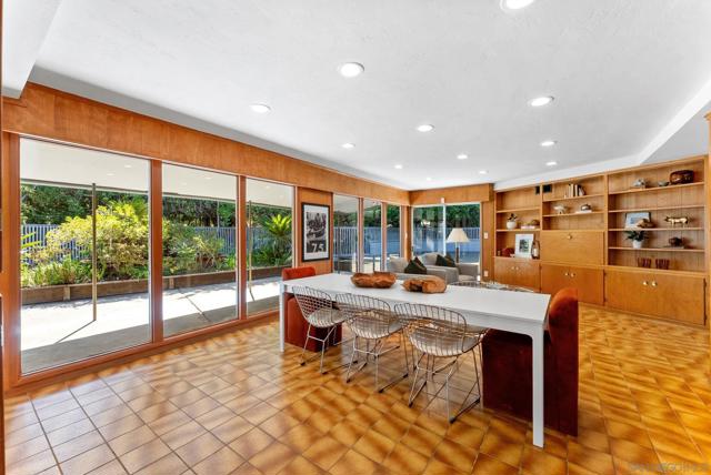 4936 Alzeda Drive, La Mesa CA: https://media.crmls.org/mediaz/38f197de-fc96-459a-afdd-a8c3e4a592e4.jpg