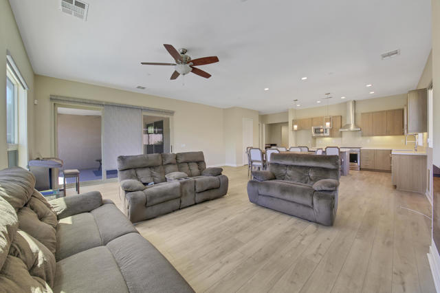 Image 14 of 37 For 80085 Canyon Club Court